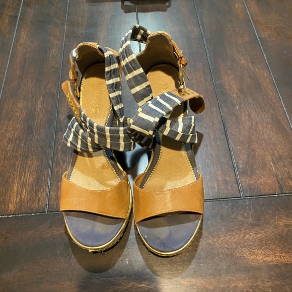 Sperry Wedge Heels - Picture 2 of 6